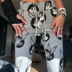 h&m bugs bunny looney tunes printed sweatpants